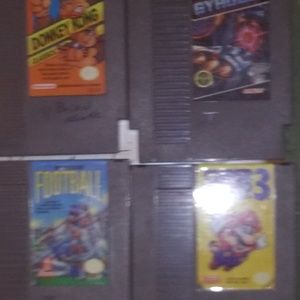 4 Vintage NES game cartridges